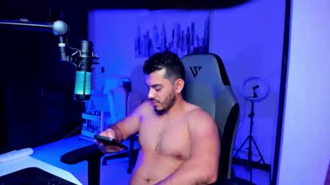 Snapshot of bruno_diaz31 chatting on April 27, 4:43 am Bruno online show from April 27, 4:43 am