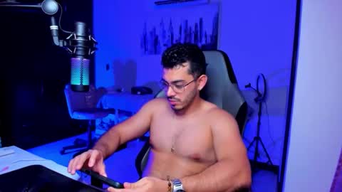 Snapshot of bruno_diaz31 chatting on May 4, 3:35 am Bruno online show from May 4, 3:35 am
