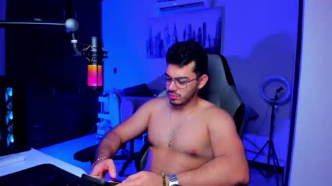 Snapshot of bruno_diaz31 chatting on May 8, 9:03 am Bruno online show from May 8, 9:03 am