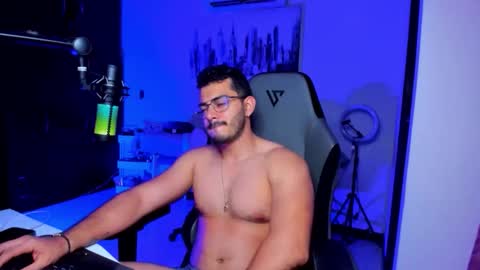 Snapshot of bruno_diaz31 chatting on May 10, 2:50 am Bruno online show from May 10, 2:50 am