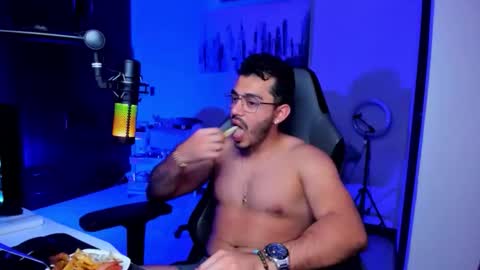 Snapshot of bruno_diaz31 chatting on May 11, 3:45 am Bruno online show from May 11, 3:45 am