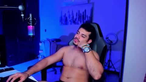 Snapshot of bruno_diaz31 chatting on May 14, 4:19 am Bruno online show from May 14, 4:19 am