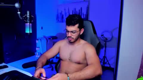 Snapshot of bruno_diaz31 chatting on May 16, 9:06 am Bruno online show from May 16, 9:06 am