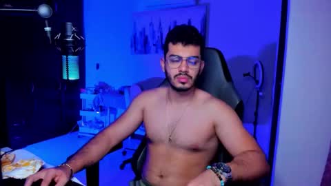 Snapshot of bruno_diaz31 chatting on May 19, 3:35 am Bruno online show from May 19, 3:35 am