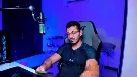 Snapshot of bruno_diaz31 chatting on May 29, 2:31 am Bruno online show from May 29, 2:31 am