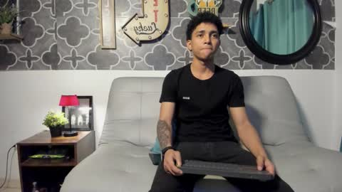 bruno_snow online show from March 23, 3:43 am