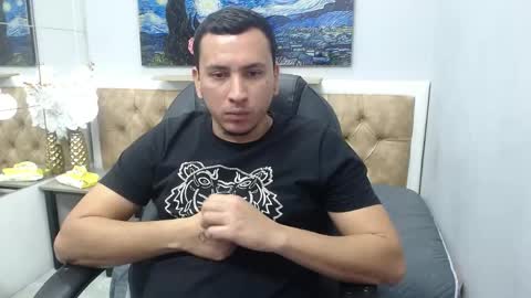 brunoevans_ online show from May 4, 3:08 pm