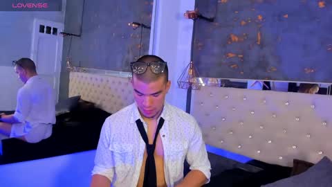 Snapshot of brunoorangel chatting on December 5, 9:17 pm brunoorangel online show from December 5, 9:17 pm