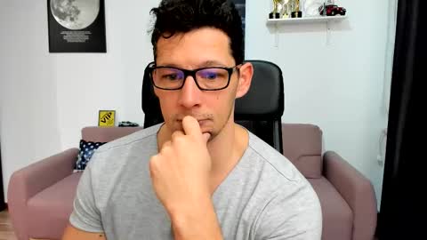 Snapshot of brutusk1 chatting on January 17, 8:08 am Brutus K online show from January 17, 8:08 am