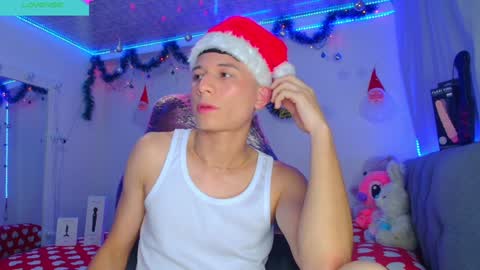 Snapshot of bryam_hot chatting on December 21, 3:25 am BRYAM INDEPENDENT MODEL online show from December 21, 3:25 am