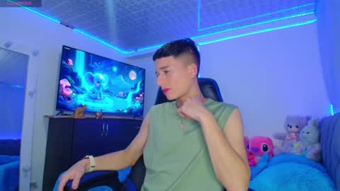 Snapshot of bryam_hot chatting on January 21, 2:11 am BRYAM INDEPENDENT MODEL online show from January 21, 2:11 am