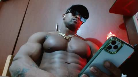 Enjoy the best muscle straws   online show from March 8, 1:50 am