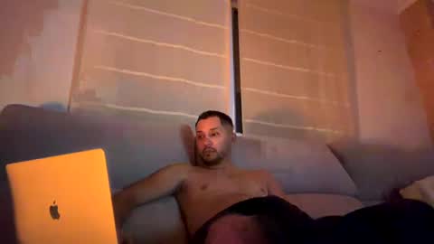 yourteddy online show from December 3, 6:49 pm