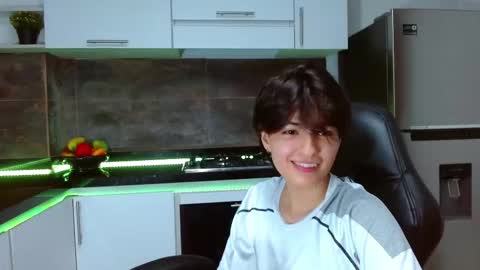 Snapshot of bryce_evans chatting on November 24, 3:12 pm B R Y C E online show from November 24, 3:12 pm