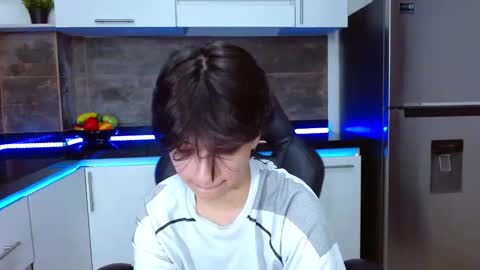 Snapshot of bryce_evans chatting on November 25, 3:34 pm B R Y C E online show from November 25, 3:34 pm