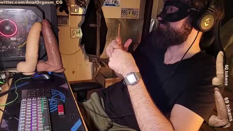 Snapshot of btarkhun chatting on February 20, 12:52 am Anal Orgasm online show from February 20, 12:52 am