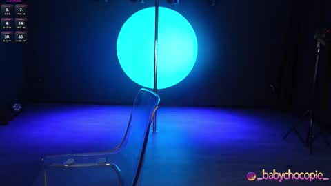 Snapshot of bubble__gum_ chatting on February 7, 9:51 pm Bubble gum online show from February 7, 9:51 pm