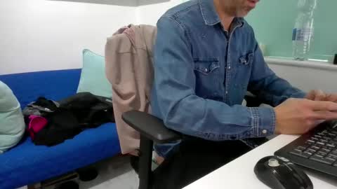 Snapshot of bubblebumdave chatting on November 5, 2:39 pm Bubblebum online show from November 5, 2:39 pm