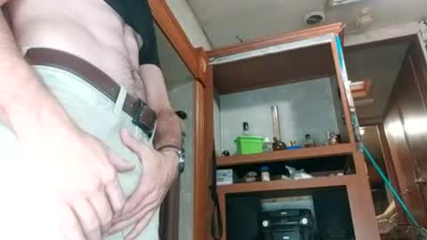 Snapshot of bubblebutt417 chatting on June 14, 2:30 pm Max candi online show from June 14, 2:30 pm