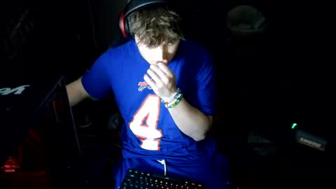 Snapshot of bubblebuttbdn chatting on July 7, 4:59 am BubblebuttBdn online show from July 7, 4:59 am