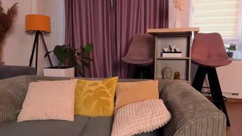 MayaCroft online show from March 25, 1:50 pm