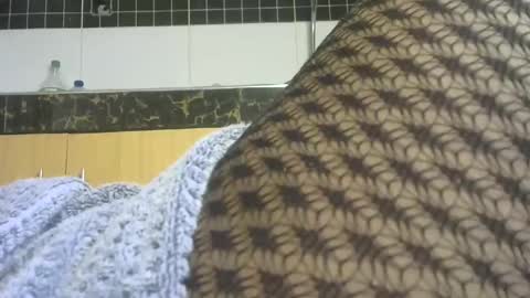 Snapshot of bubblegirl202 chatting on December 16, 6:51 am pretty online show from December 16, 6:51 am