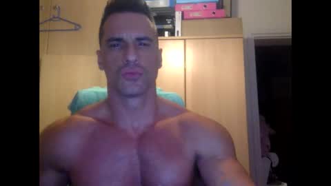 bubblemaleass35 online show from November 19, 3:01 pm