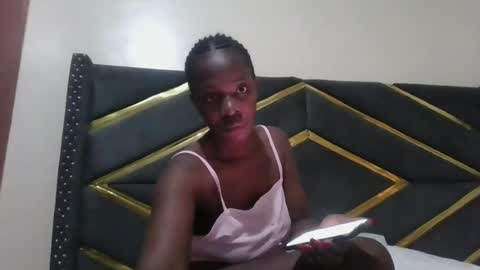 Snapshot of bubblie_bae chatting on June 15, 3:42 am Bobbie online show from June 15, 3:42 am