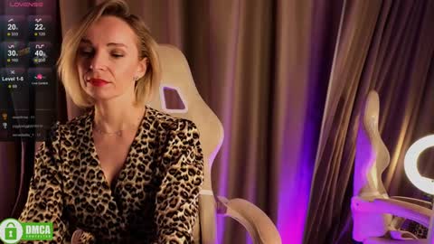 bubbling_crush online show from January 10, 12:17 am