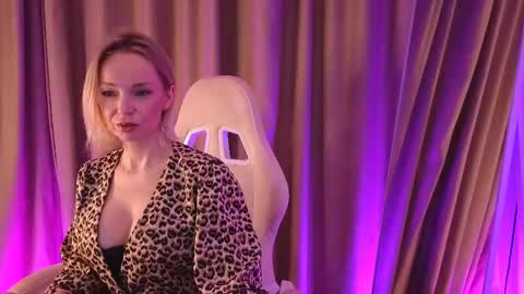 bubbling_crush online show from February 13, 11:15 pm