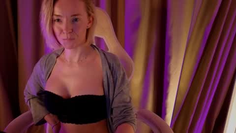 bubbling_crush online show from February 24, 1:02 am