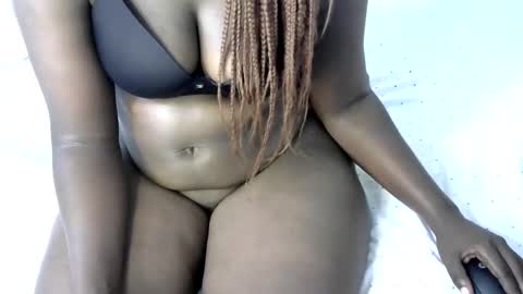 bubbly_ass30 online show from September 8, 7:02 pm