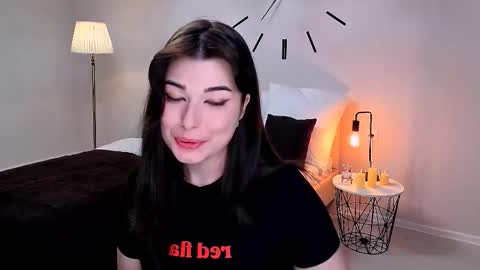 Ari online show from February 12, 1:39 pm