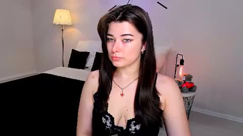 Snapshot of buckssbunny chatting on June 23, 12:25 pm Ari online show from June 23, 12:25 pm