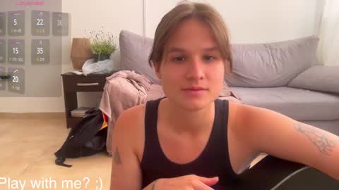 Snapshot of buckwheat_queen chatting on October 27, 4:00 pm Mira online show from October 27, 4:00 pm