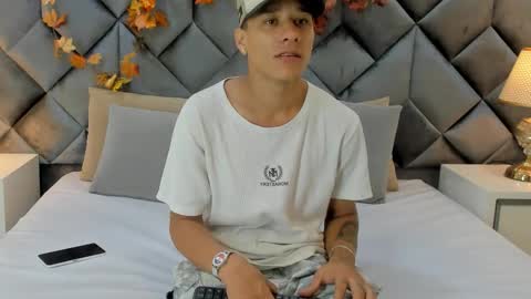 Snapshot of buda_and_cataleya_ chatting on November 4, 3:44 pm Buda y Cataleya online show from November 4, 3:44 pm