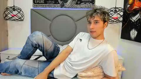 Snapshot of buddy_whitte chatting on October 27, 12:09 pm Buddy Whitte online show from October 27, 12:09 pm