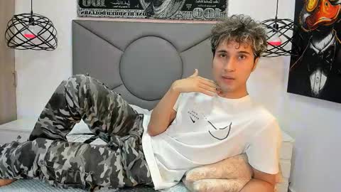 Snapshot of buddy_whitte chatting on October 28, 11:58 am Buddy Whitte online show from October 28, 11:58 am