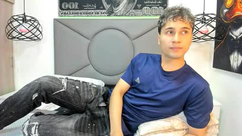 Snapshot of buddy_whitte chatting on November 8, 11:43 am Buddy Whitte online show from November 8, 11:43 am