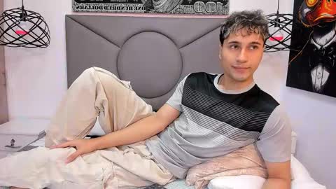 Snapshot of buddy_whitte chatting on November 10, 11:42 am Buddy Whitte online show from November 10, 11:42 am