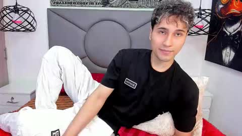 Snapshot of buddy_whitte chatting on November 25, 12:27 pm Buddy Whitte online show from November 25, 12:27 pm