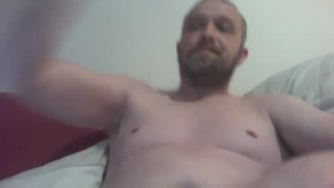 Snapshot of budgie1095 chatting on January 3, 12:54 am budgie1095 online show from January 3, 12:54 am