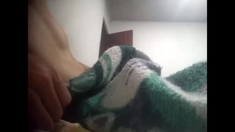 Snapshot of buena_paja2 chatting on April 3, 6:44 am buena_paja2 online show from April 3, 6:44 am