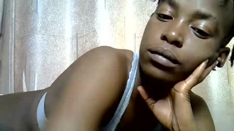 Snapshot of buffybaby_2 chatting on January 18, 10:46 pm buffybaby_2 online show from January 18, 10:46 pm