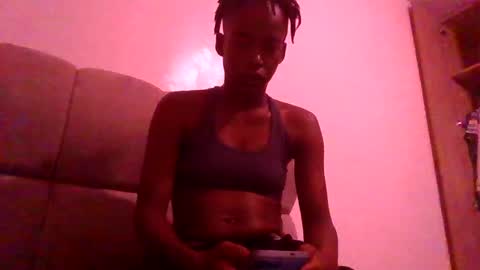 Snapshot of buffybaby_2 chatting on February 8, 7:17 pm buffybaby_2 online show from February 8, 7:17 pm