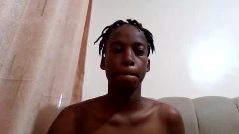 Snapshot of buffybaby_2 chatting on February 14, 5:43 pm buffybaby_2 online show from February 14, 5:43 pm