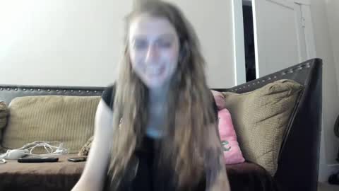 Snapshot of buffybarloe chatting on December 21, 4:41 am Buffy online show from December 21, 4:41 am
