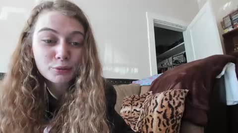 Snapshot of buffybarloe chatting on March 9, 6:21 pm Buffy online show from March 9, 6:21 pm