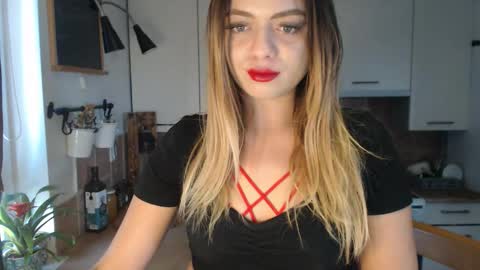 Snapshot of buffyextasy chatting on October 21, 7:25 pm Buffy online show from October 21, 7:25 pm