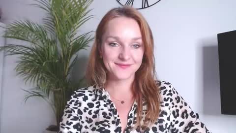 Snapshot of buffyextasy chatting on October 28, 7:49 pm Buffy online show from October 28, 7:49 pm